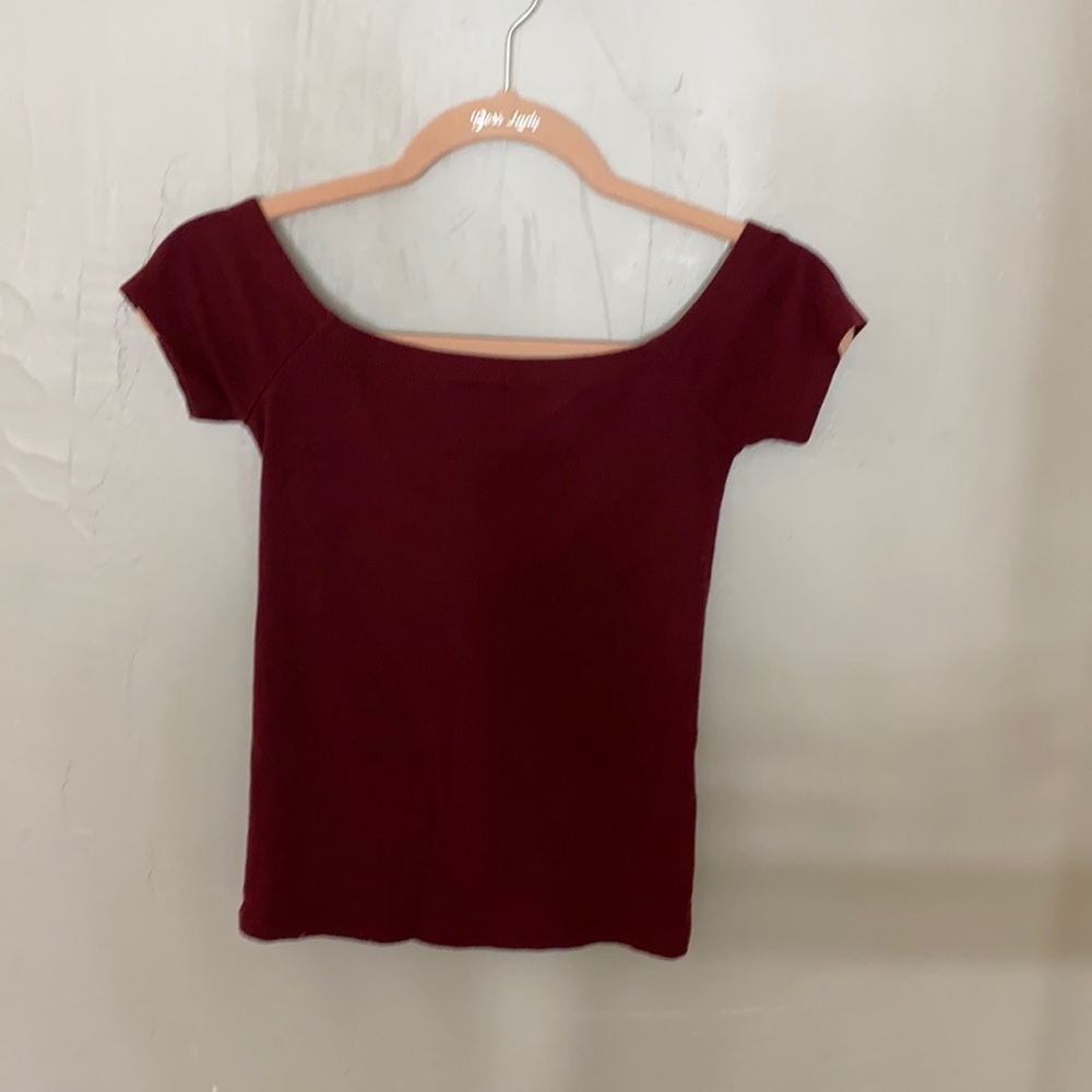 Guess top size small